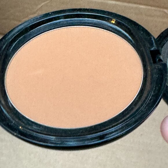 OSP Cosmetics Oil Free Pressed Powder in Matte Coco - Picture 6 of 9